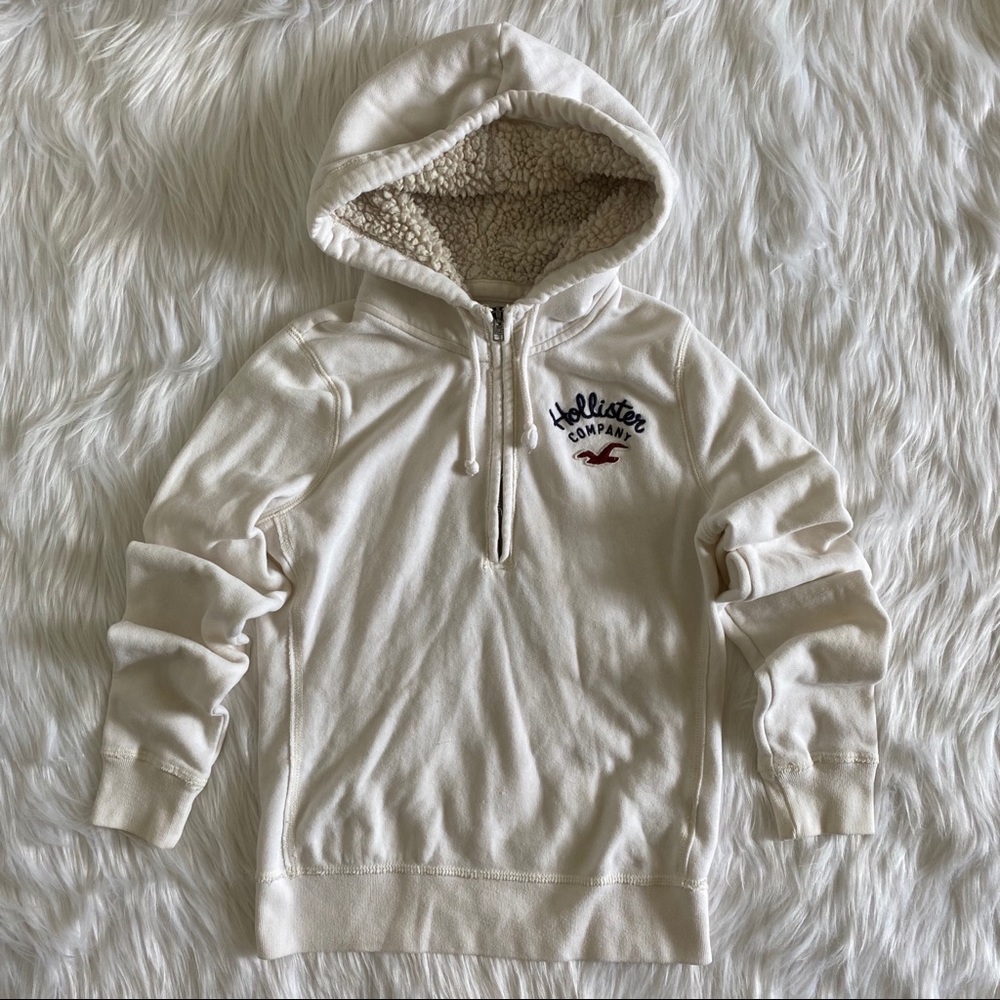 Hollister 1/3 zipper White Hoodie Size S